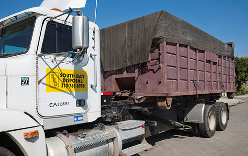 40 yard roll off dumpster on truck in Los Angeles